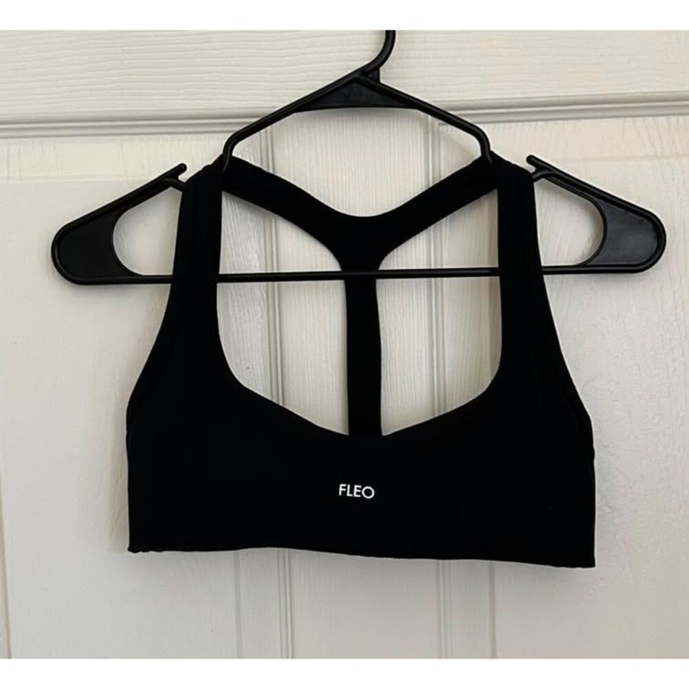 FLEO Black Racerback Sports Bra Medium Low Impact Athletic Workout Yoga